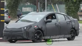 2016-toyota-prius-spy-shots-1.webp