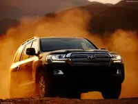 Toyota-Land_Cruiser_2016_1600x1200_wallpaper_01.webp