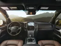 Toyota-Land_Cruiser_2016_1600x1200_wallpaper_20.webp