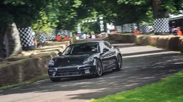 271775_panamera_turbo_goodwood_festival_2016_porsche_ag.webp