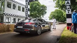 350885_panamera_turbo_goodwood_festival_2016_porsche_ag.webp