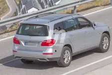 mula-mercedes-gl-con-pila-de-combustible-201629022_16.webp