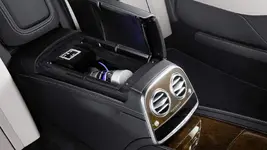 mercedes-maybach-s600-pullman-guard (2).webp