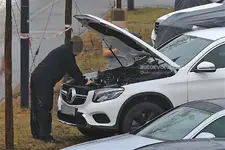 2019-mercedes-benz-eva-full-electric-chassis-testing-mules-spied_15.webp