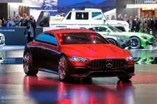mercedes-amg-gt-concept-is-a-brute-in-savile-row-clothing_13.webp