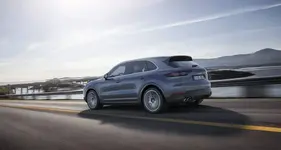 2019-porsche-cayenne-s-11.webp