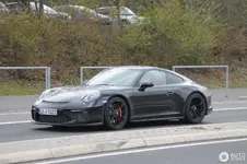 porsche--c743329042017150903_7.webp
