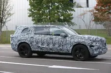 2019-mercedes-benz-gls-class-spied-in-detail_18.webp