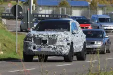 2019-mercedes-benz-gls-class-spied-in-detail_1.webp