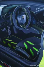 lambo-centenario-all-green-hongkong-2.webp