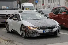 more-powerful-bmw-i8-s-facelift-spied-again-121729_1.webp