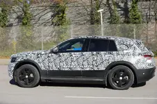 2020-Mercedes-EQC-06.webp