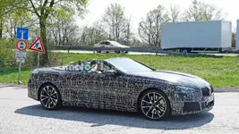 bmw-8-series-convertible-spy-shots.webp