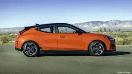 2019_hyundai_veloster_turbo_11_1920x1080.webp