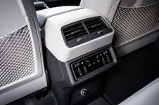e450d6c3-audi-e-tron-interior-16.webp