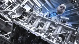 bmw-m850i-engine-build.webp