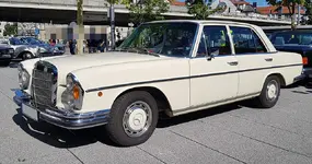 Cars_Coffee_3.webp