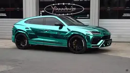 turquoise-chrome-lamborghini-urus.webp