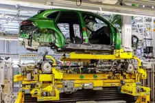 e4b9c245-2019-porsche-macan-production-3.webp