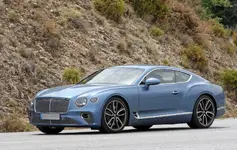 2020-bentley-continental-gt-plug-in-hybrid-spied-without-camouflage_4.webp