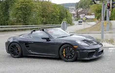 2019-porsche-boxster-spyder-prototype-shows-production-design-manual-gearbox_13.webp