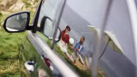 2019-mercedes-b-class-teaser.webp