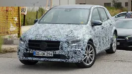Mercedes-EQ-B-spy-photo-2.webp