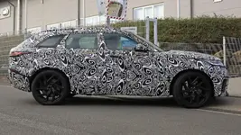 range-rover-velar-svr-new-spy-photo (4).webp