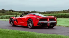 dfc1196e-2016-ferrari-laferrari-aperta-kissimmee-auction-13.webp