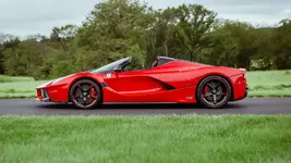 880ade64-2016-ferrari-laferrari-aperta-kissimmee-auction-02.webp