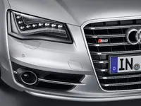 Audi-S8-2013-1600-3c.webp