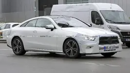 mercedes-e-class-coupe-facelift-spy-photo (2).webp