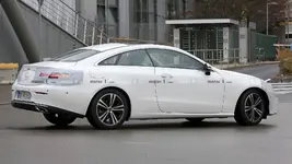 mercedes-e-class-coupe-facelift-spy-photo (4).webp