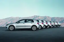 2013-volkswagen-golf-5-door-hatchback-30.webp