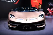 df97e1e6-lamborghini-aventador-svj-roadster-1.webp