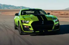 d484b98c-2020-ford-mustang-shelby-gt500-in-grabber-lime-paint-1.webp