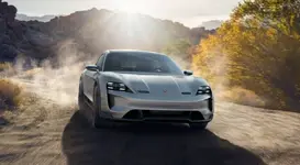 porsche-corss-turismo-4.webp
