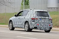 mercedes-glb-reveals-amg-line-body-kit-in-latest-spyshots_20.webp