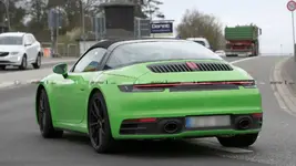 porsche-911-targa-992-spy-photos.webp
