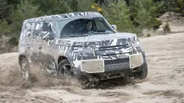 land-rover-defender-1.webp