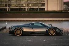 59bc12a3-pagani-huayra-auction-5.webp