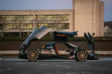 fa19719e-pagani-huayra-auction-15.webp