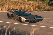 24-lamborghini-aventador-svj-roadster-2019-fd-static-front.webp
