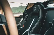 12-lamborghini-aventador-svj-roadster-2019-fd-seats.webp
