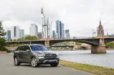 0_de_4MATIC_Bilder_Technische_Daten_Erfahrung_Daimler_Mercedes-Benz_Festhalle_2019_1_19C0743_...webp