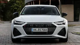 bmw-m8-gran-coupe-vs-audi-rs7-sportback-13-of-14.webp