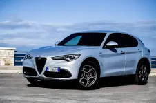 191120_Alfa-Romeo_Giulia-Stelvio-MY2020_16.webp