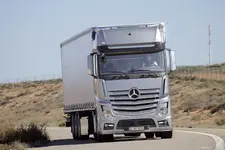 Mercedes-Benz-Actros-c890x594-ffffff-C-3014888e-512279.webp