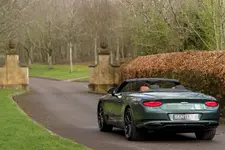 bentley-continental-gtc-equestrian-edition-3.webp
