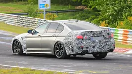 BMW-M5-CS-Erlkoenig-169FullWidth-4c8a4db4-1694485.webp